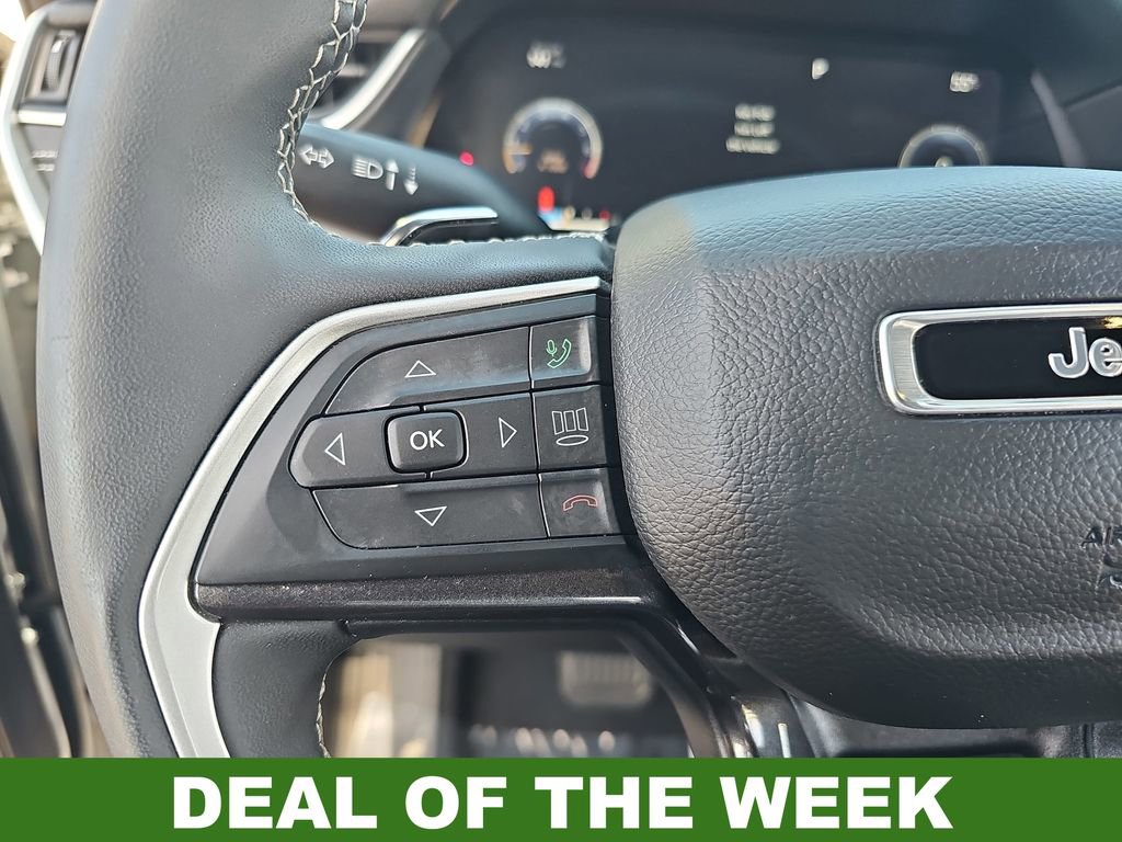 Used 2023 Jeep Grand Cherokee L Laredo image 18