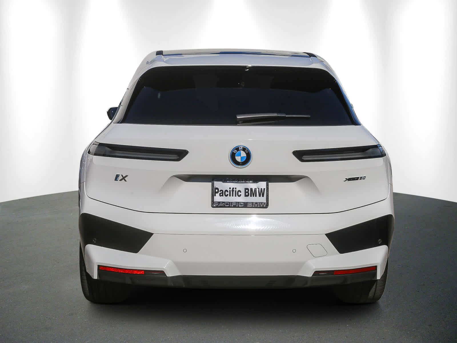 Certified 2024 BMW iX xDrive50 w/ Sport Package image 5