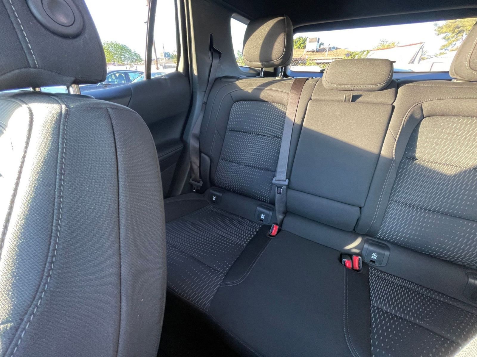 Used 2025 Chevrolet Equinox LT image 38