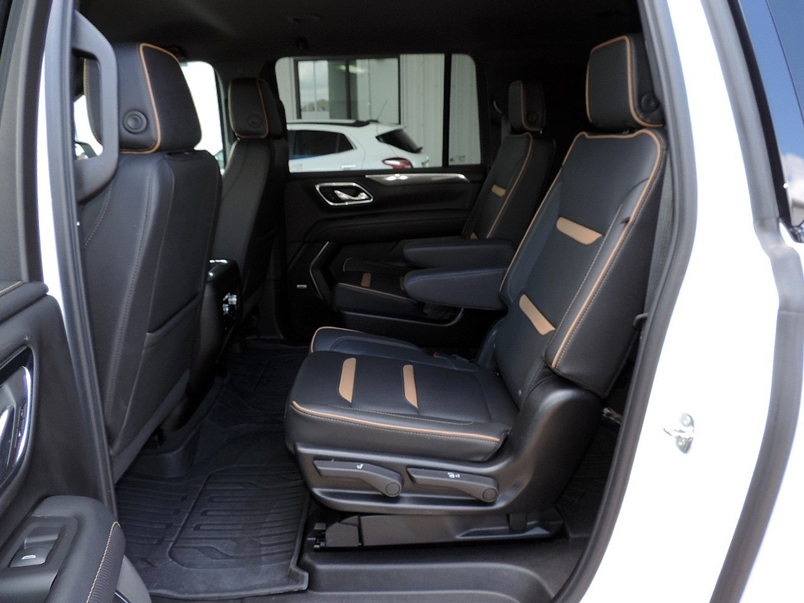 Certified 2024 GMC Yukon XL AT4 AWD/4WD image 15
