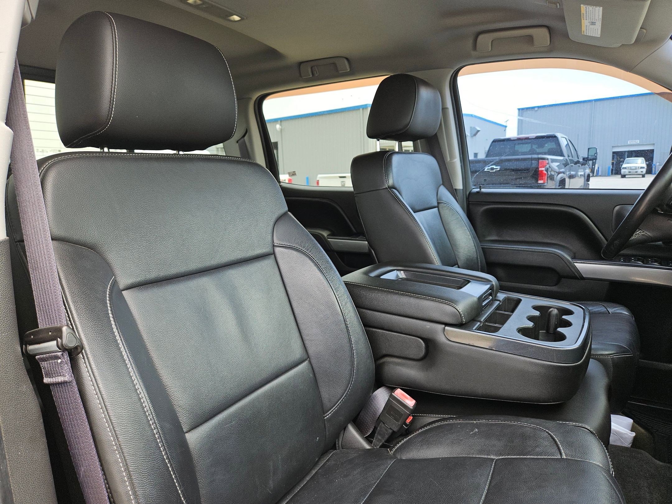 Used 2015 Chevrolet Silverado 1500 LTZ AWD/4WD image 30