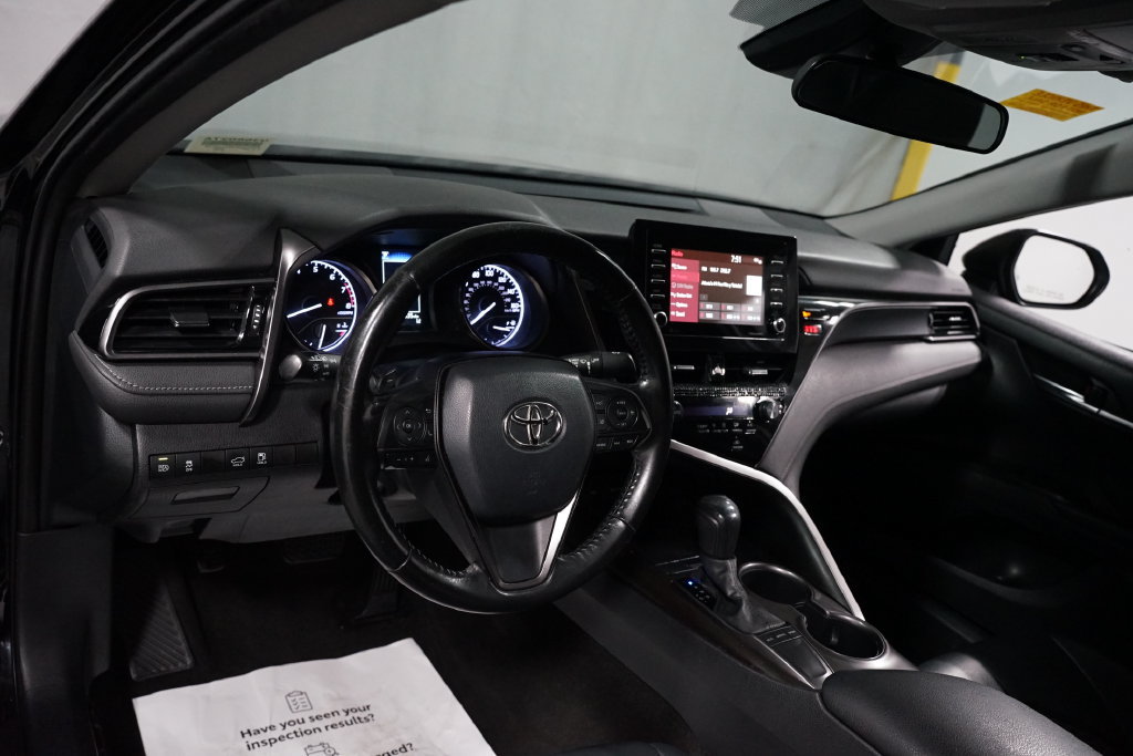 Used 2022 Toyota Camry SE FWD image 11