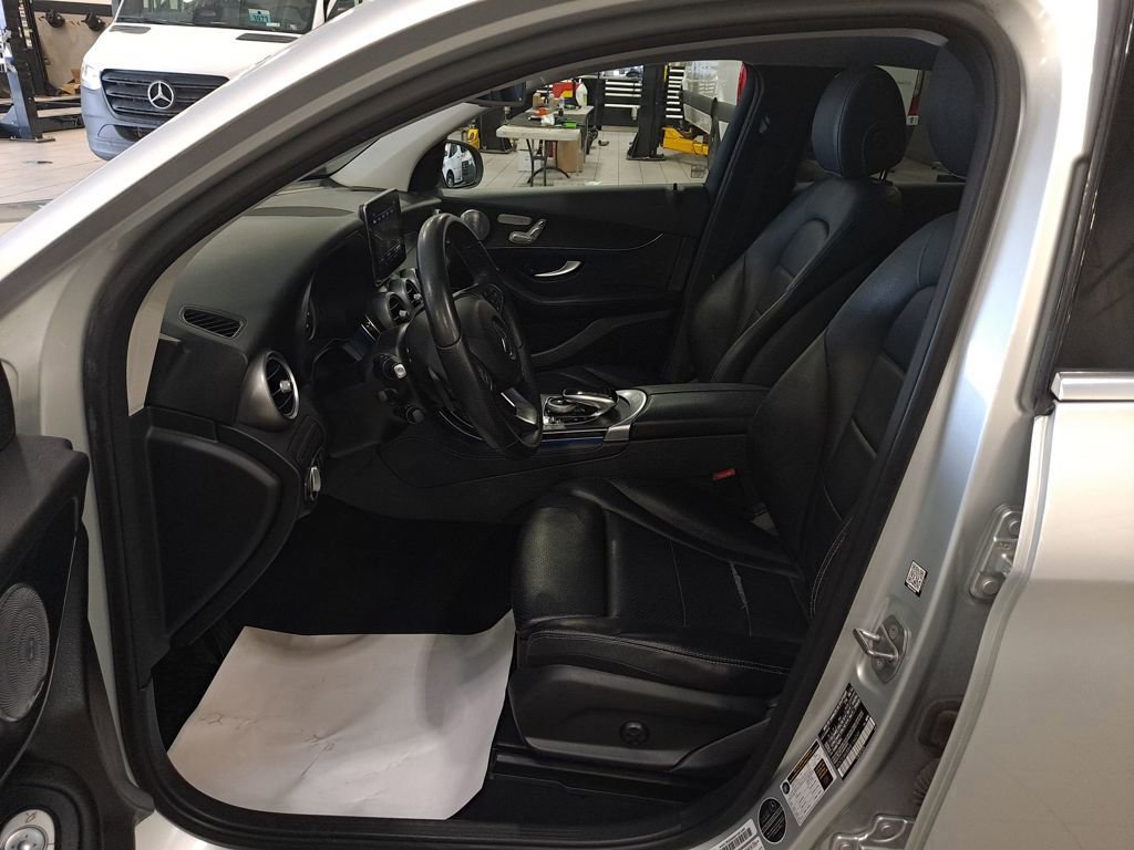 Used 2017 Mercedes-Benz GLC 300 4MATIC Coupe image 9