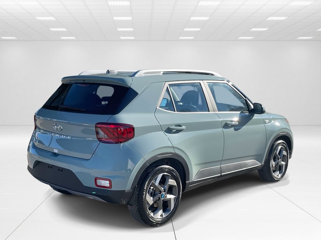 New 2026 Hyundai Venue SEL FWD image 6