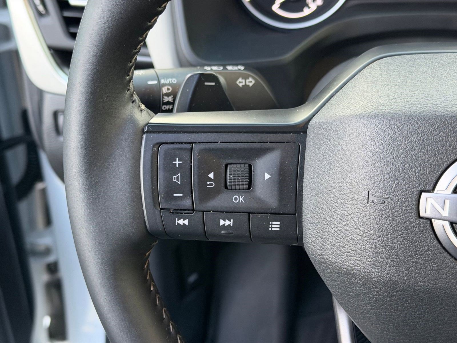 Used 2026 Nissan Rogue SV w/ SV Premium Package image 17