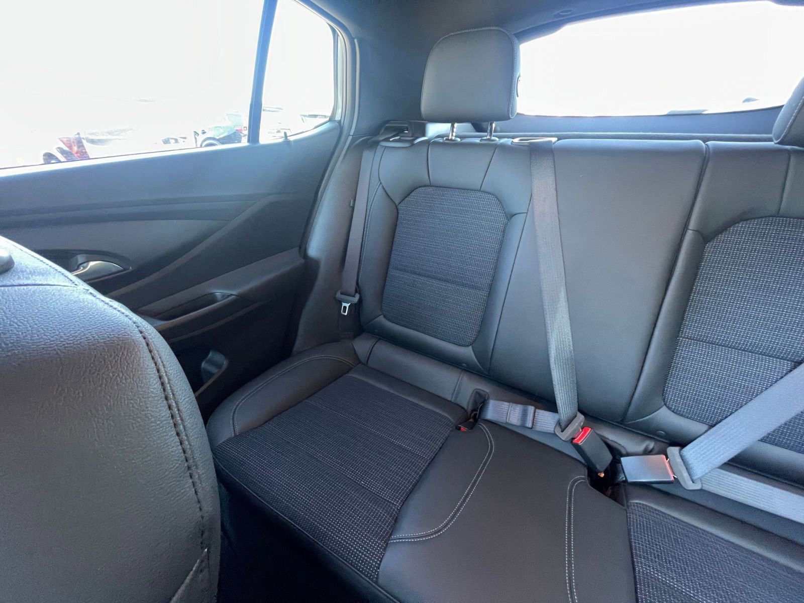 Used 2025 Buick Envista Preferred FWD image 38
