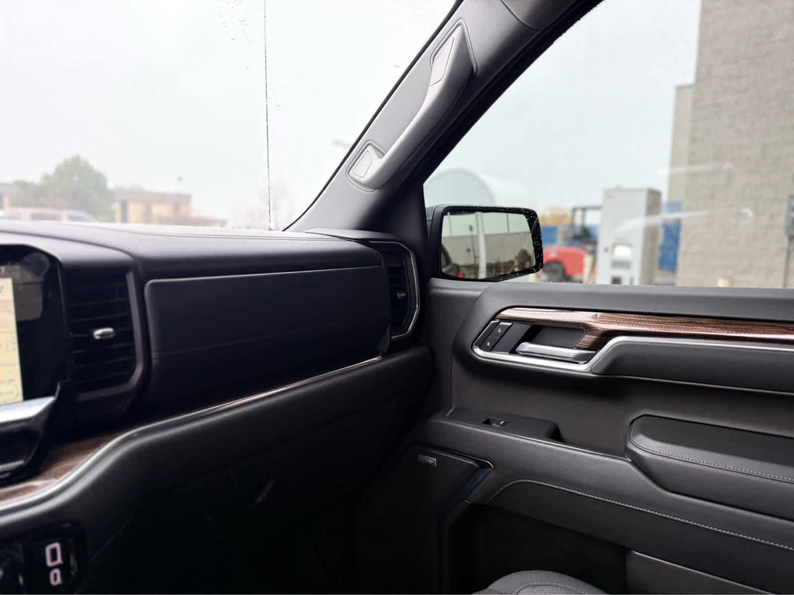 Certified 2025 Chevrolet Silverado 1500 LT Trail Boss w/ Convenience Package II image 31