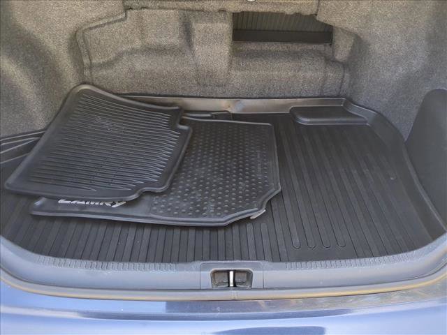 Used 2015 Toyota Camry LE image 6