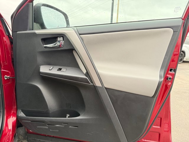 Used 2018 Toyota RAV4 XLE image 28