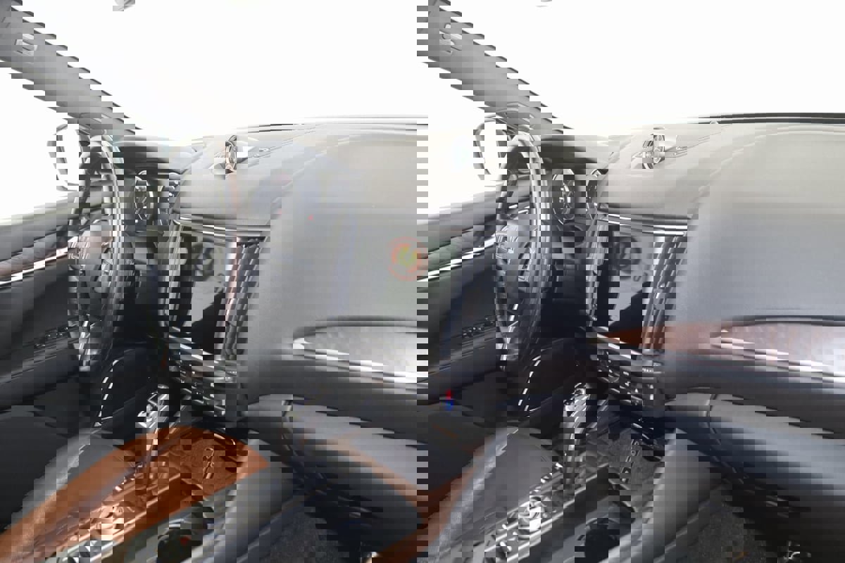 Used 2022 Maserati Levante Modena image 46