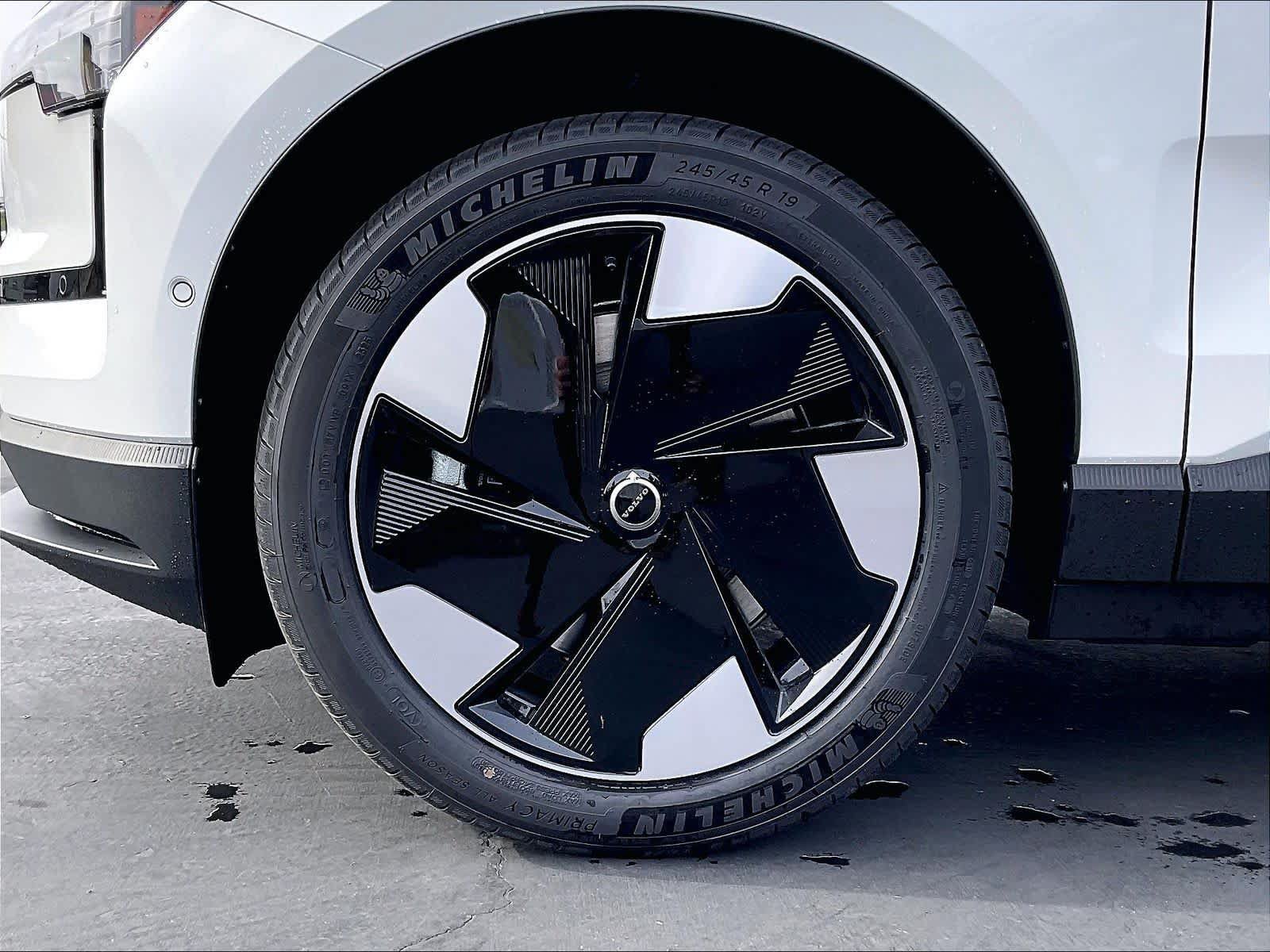 New 2026 Volvo EX30 Ultra w/ Protection Package Premier AWD/4WD image 14