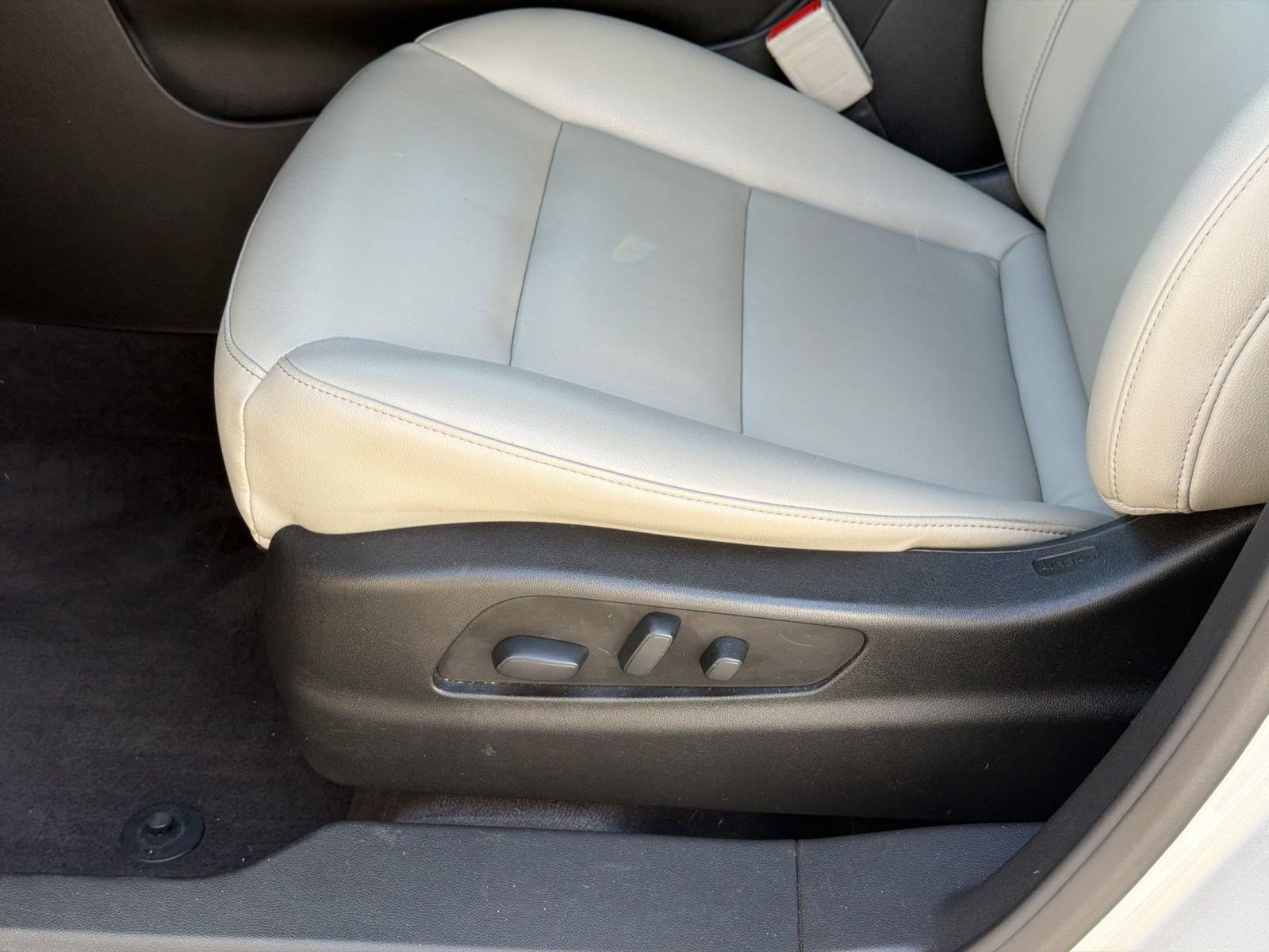 Used 2020 Cadillac XT4 Luxury FWD image 13