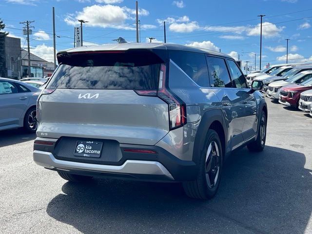 Certified 2024 Kia EV9 Light RWD image 9