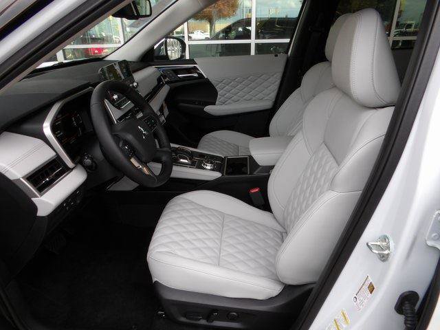 New 2025 Mitsubishi Outlander SEL image 15