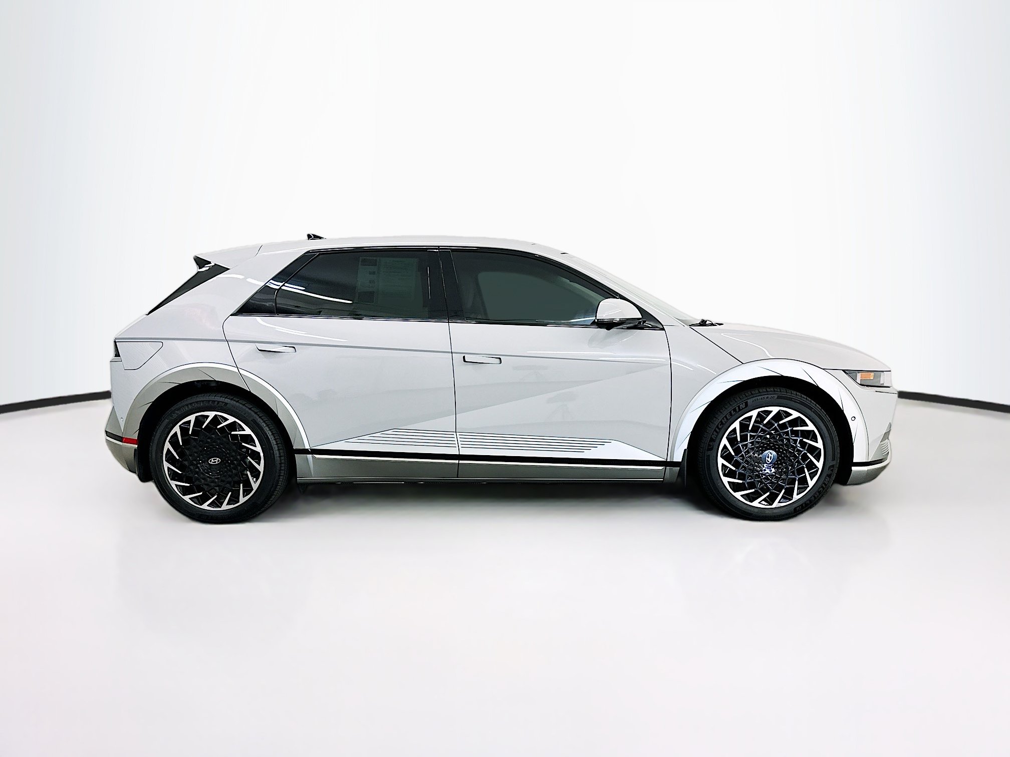 Used 2024 Hyundai Ioniq 5 Limited AWD/4WD image 10