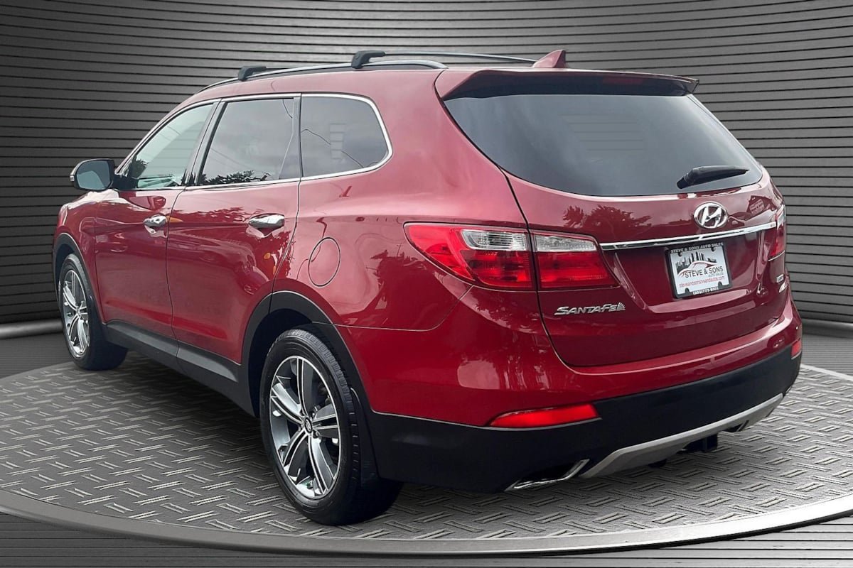 Used 2015 Hyundai Santa Fe GLS w/ Option Group 02 AWD/4WD image 4