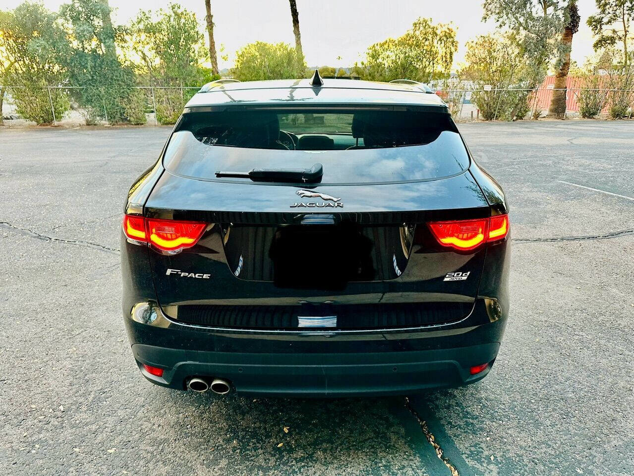 Used 2017 Jaguar F-PACE Prestige image 4