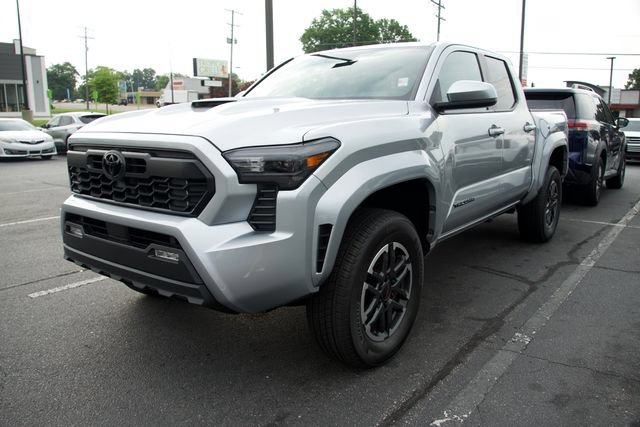 Used 2026 Toyota Tacoma TRD Sport AWD/4WD image 3