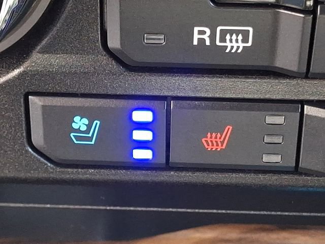 Used 2019 Ford F150 Lariat w/ Max Trailer Tow Package image 24