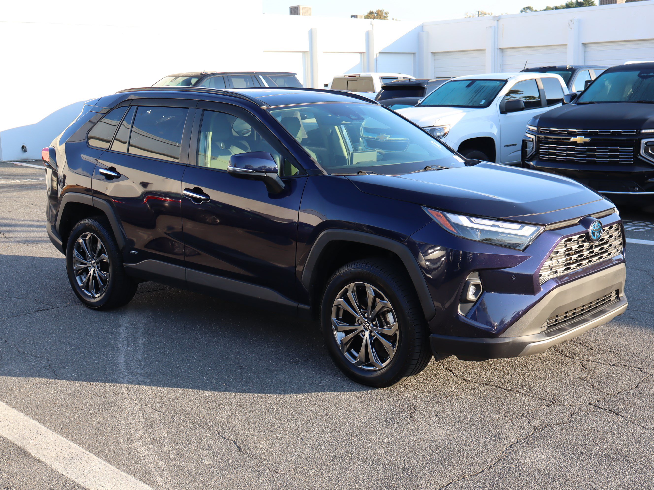 Used 2022 Toyota RAV4 Limited AWD/4WD image 2