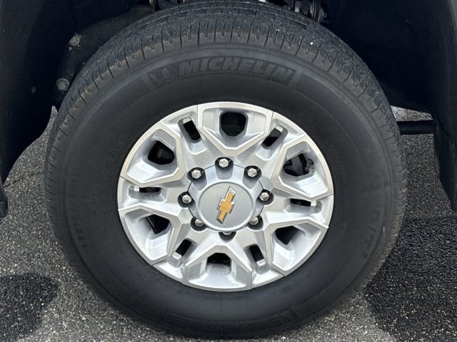Used 2025 Chevrolet Silverado 2500 LT image 32