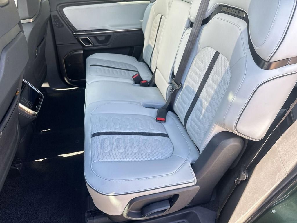 Used 2023 Rivian R1S Launch Edition image 29