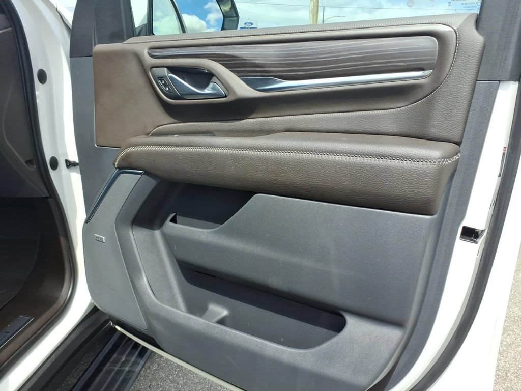 Used 2022 GMC Yukon XL Denali RWD image 13