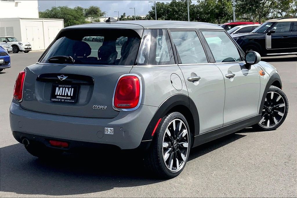 Used 2018 MINI Cooper 4-Door Hardtop image 9
