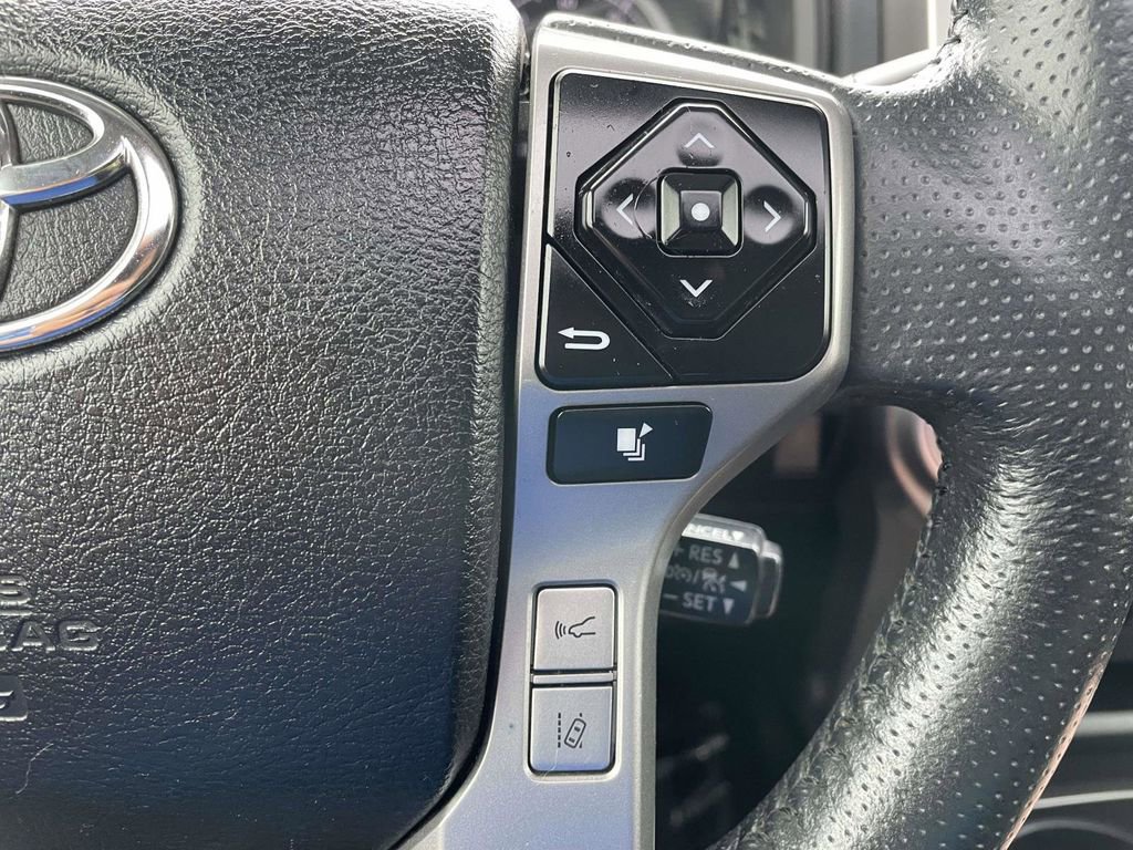 Used 2020 Toyota 4Runner Limited AWD/4WD image 34