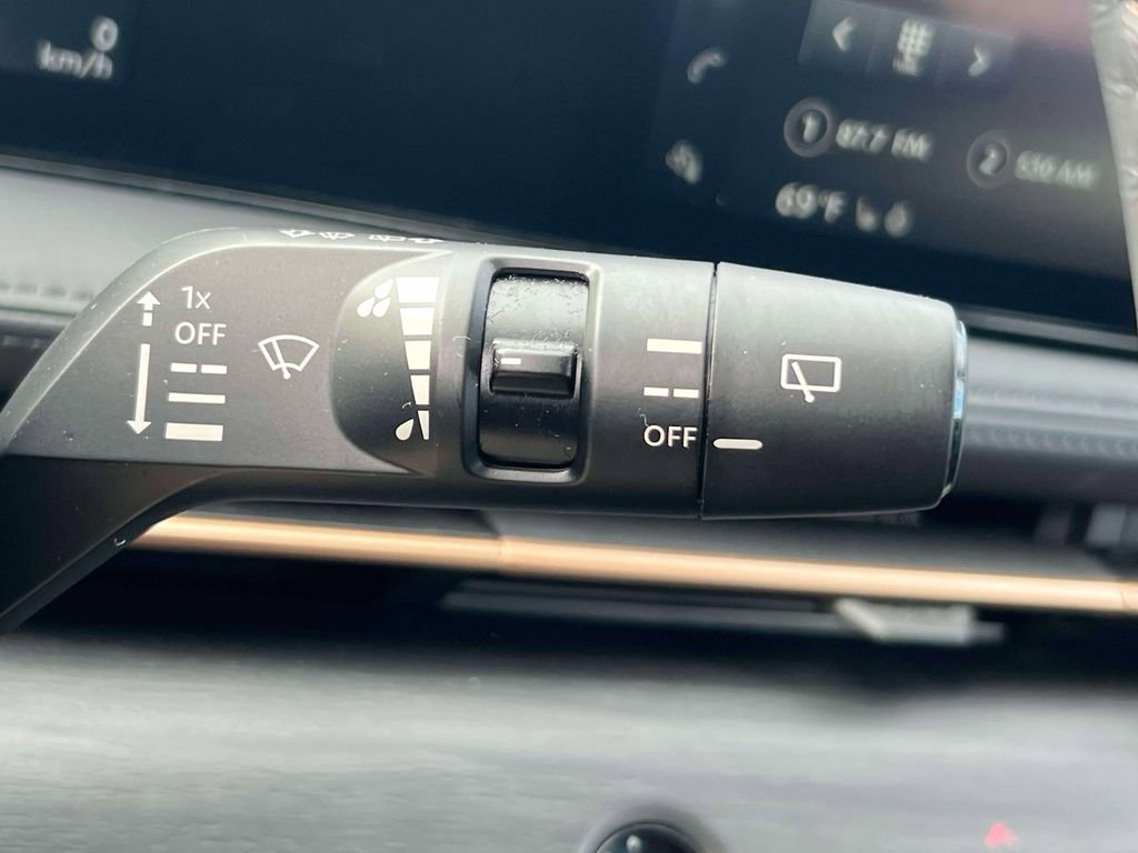 Used 2024 Nissan Ariya FWD image 23