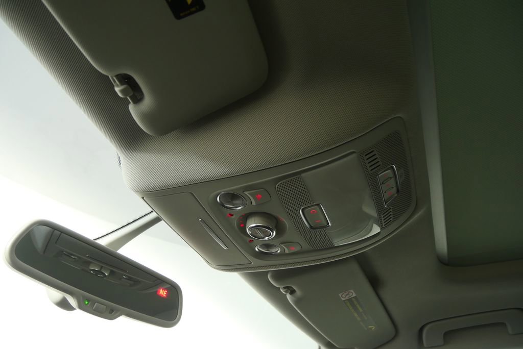 Used 2016 Audi Q5 2.0T Premium Plus w/ Technology Package image 18