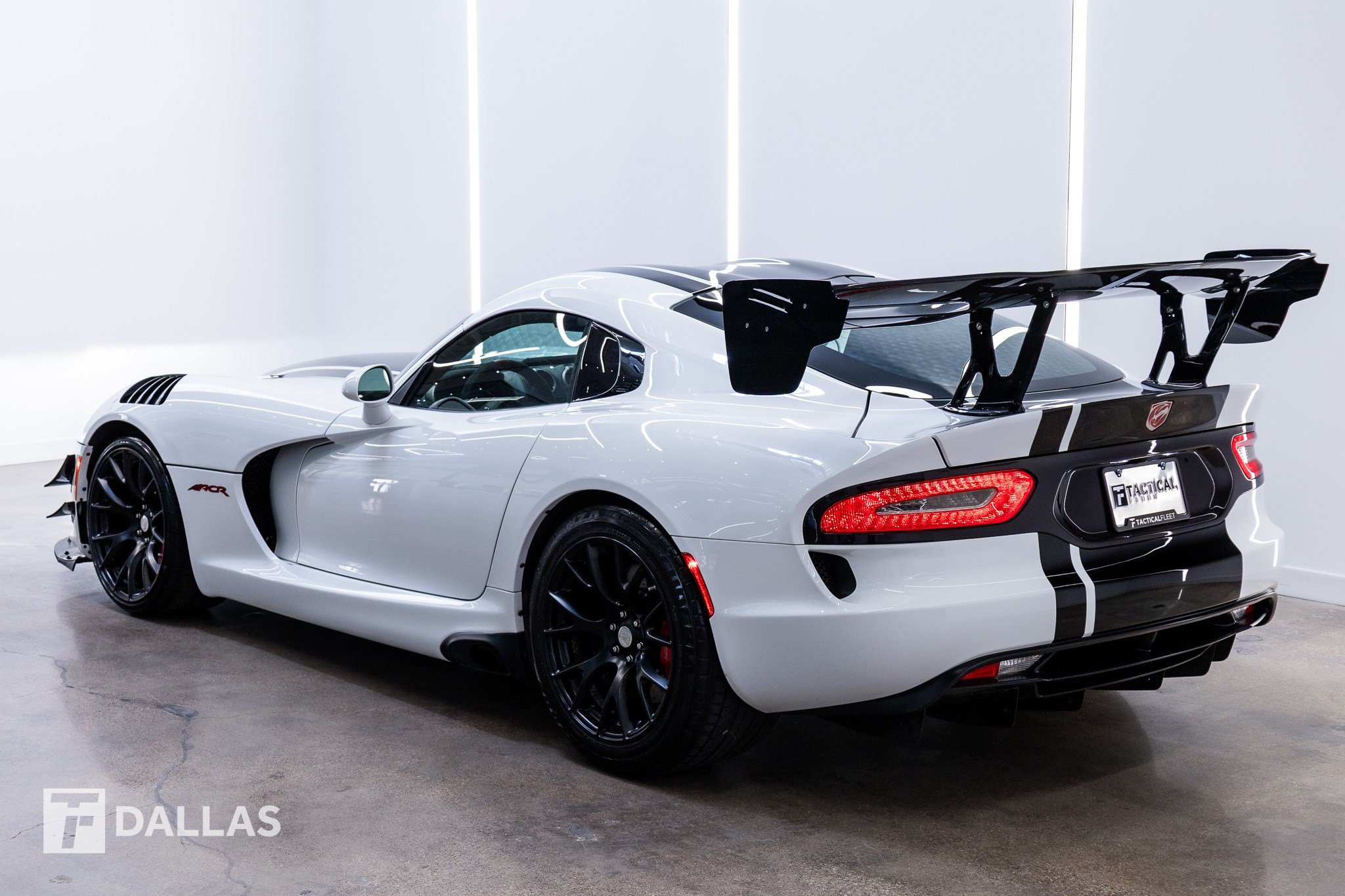 Used 2017 Dodge Viper ACR w/ Extreme Aero Package RWD image 8