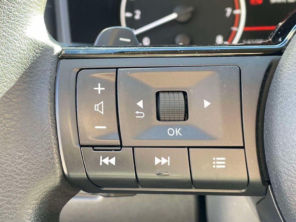 Used 2023 Nissan Rogue SV AWD/4WD image 31