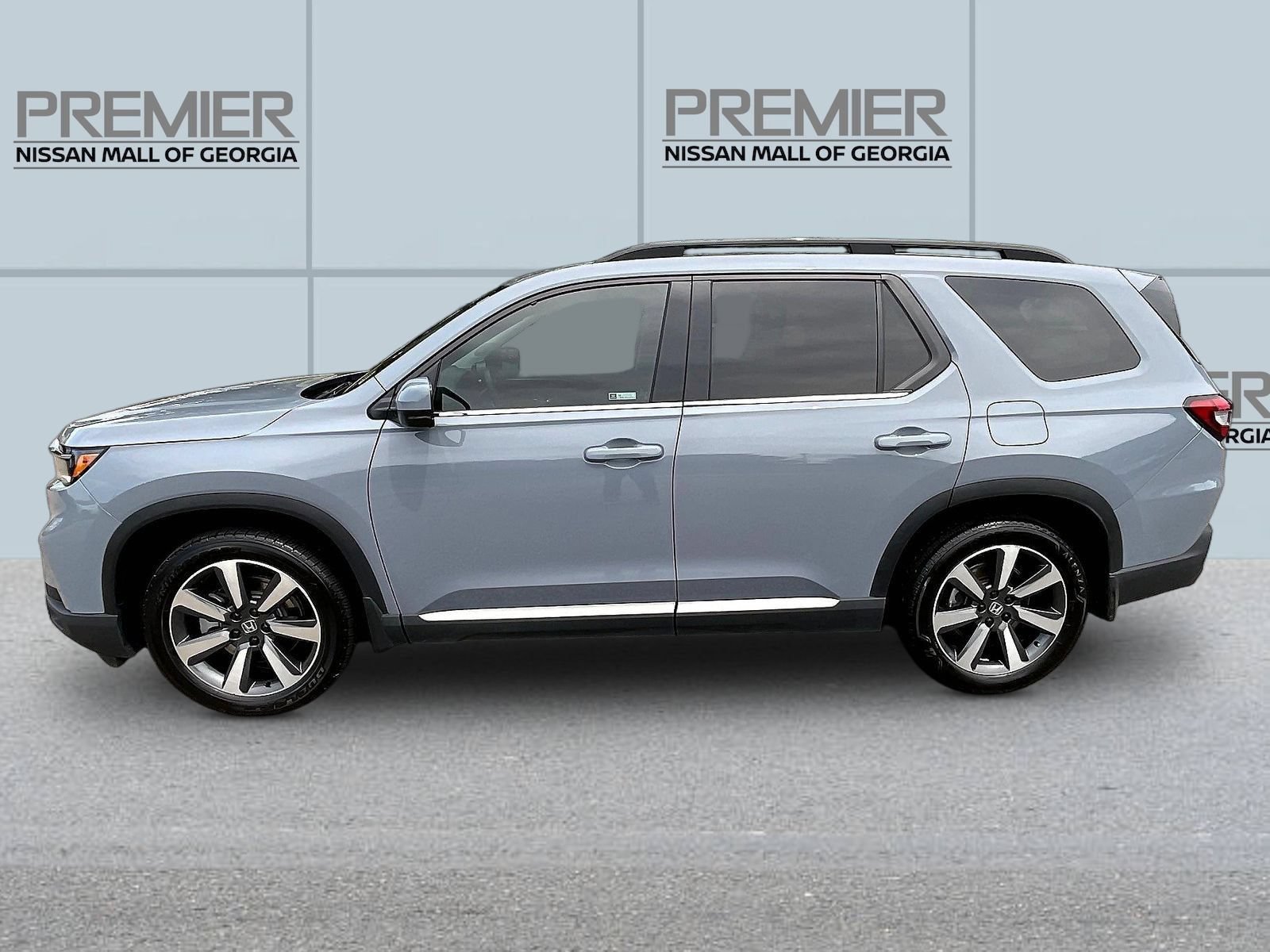 Used 2025 Honda Pilot Touring video 4