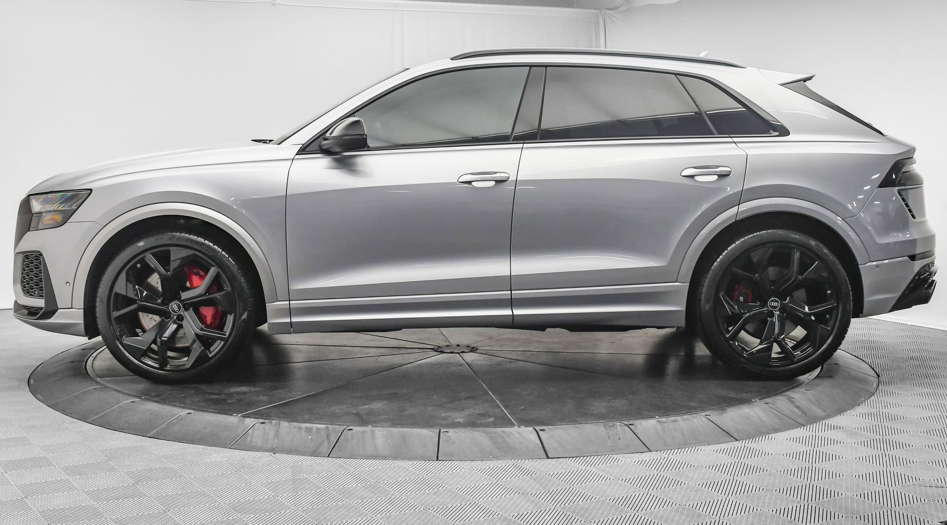 Used 2021 Audi RS Q8 4.0T w/ Black Optic Package image 4