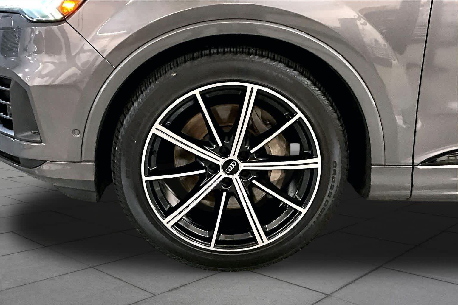 Used 2021 Audi Q7 3.0T Prestige w/ Prestige Package AWD/4WD image 11