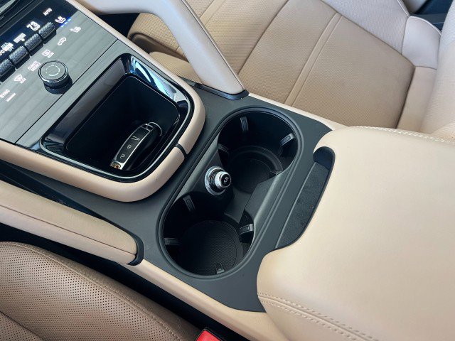 Used 2024 Porsche Cayenne Coupe image 25