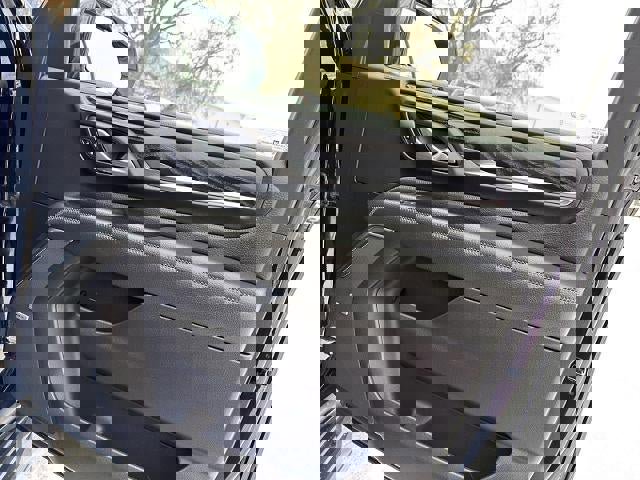 Used 2021 GMC Yukon Denali image 15