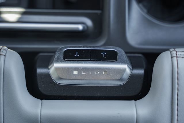 Used 2025 Ford Expedition Active image 39