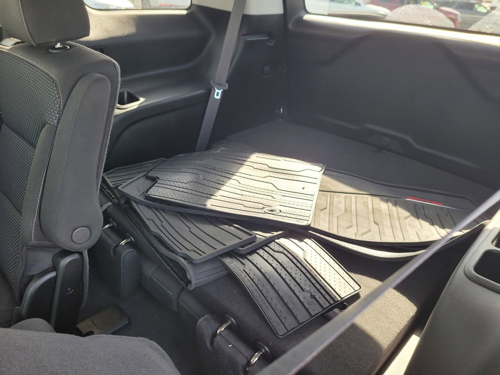 Used 2022 GMC Acadia SLE image 10