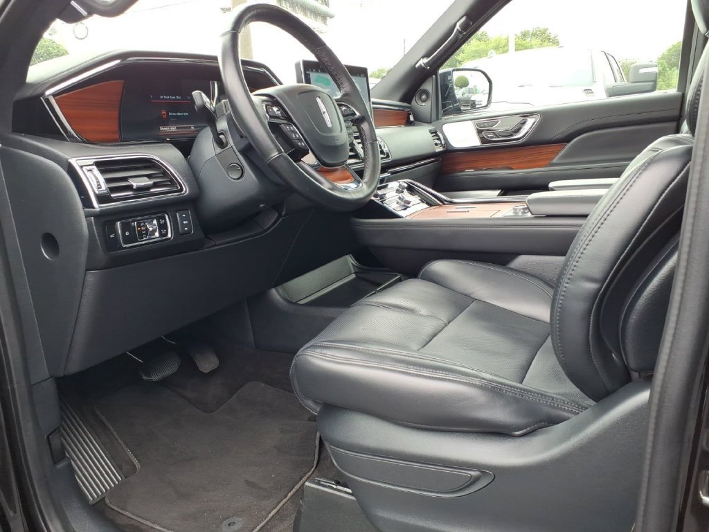 Used 2024 Lincoln Navigator L Reserve AWD/4WD image 14