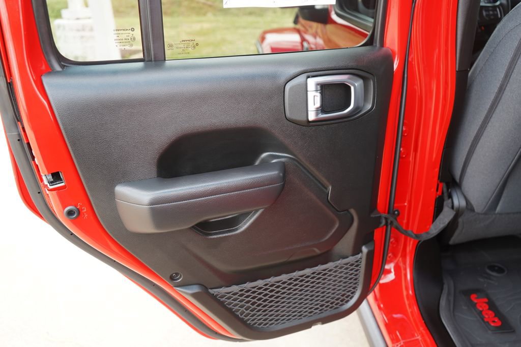 Used 2025 Jeep Gladiator Sport AWD/4WD image 26