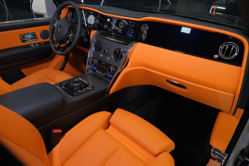 Used 2026 Rolls-Royce Cullinan AWD/4WD image 53