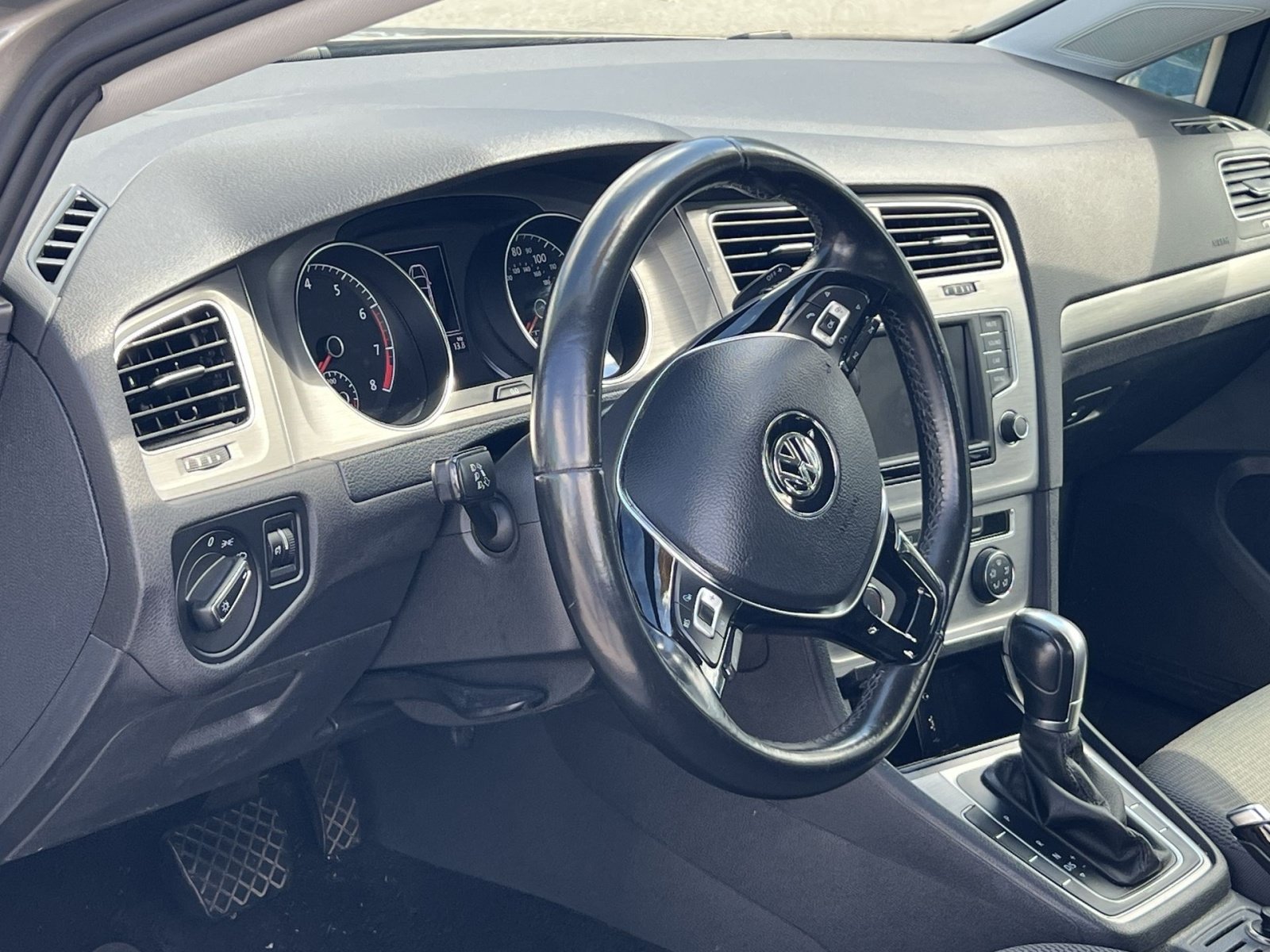 Used 2016 Volkswagen Golf S FWD image 14