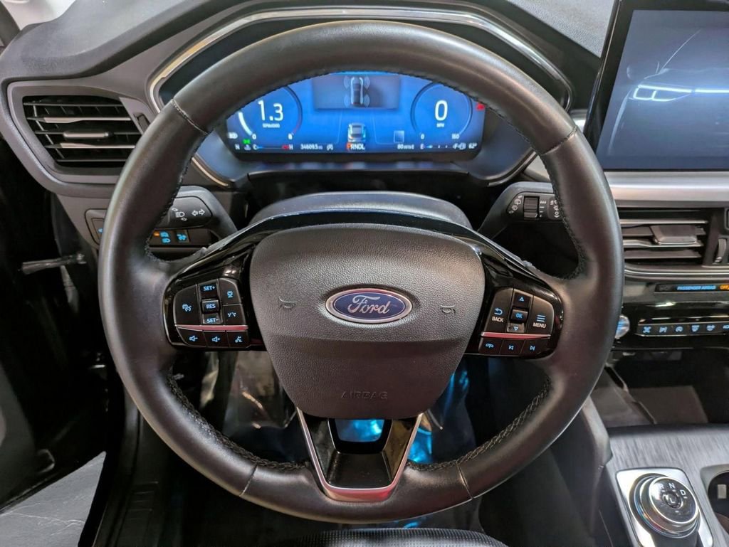Used 2024 Ford Escape Platinum AWD/4WD image 16