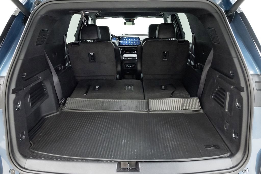 Used 2024 Chevrolet Traverse LT FWD image 32