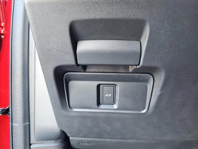 New 2025 Land Rover Discovery Sport S image 24