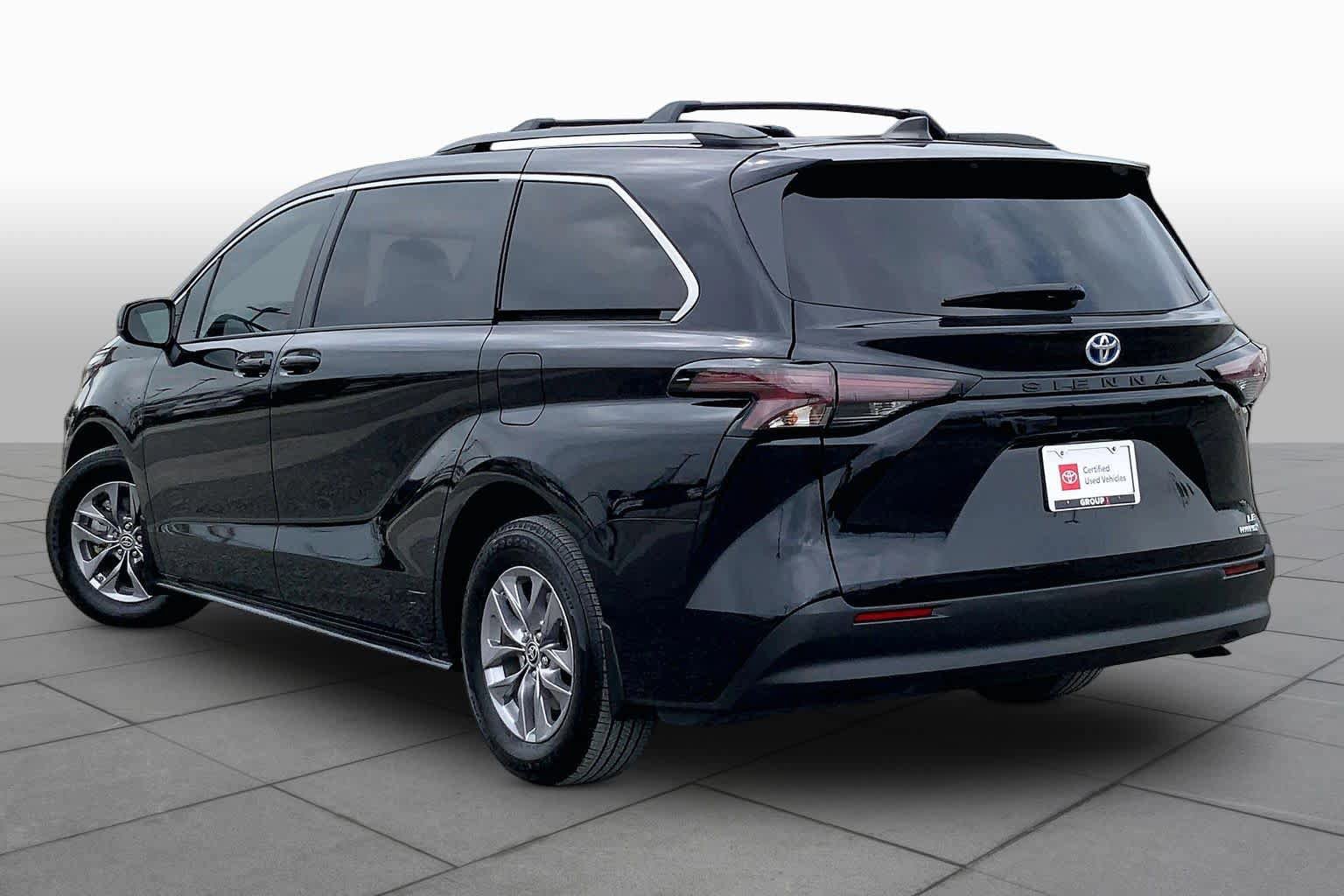 Certified 2024 Toyota Sienna LE FWD image 12