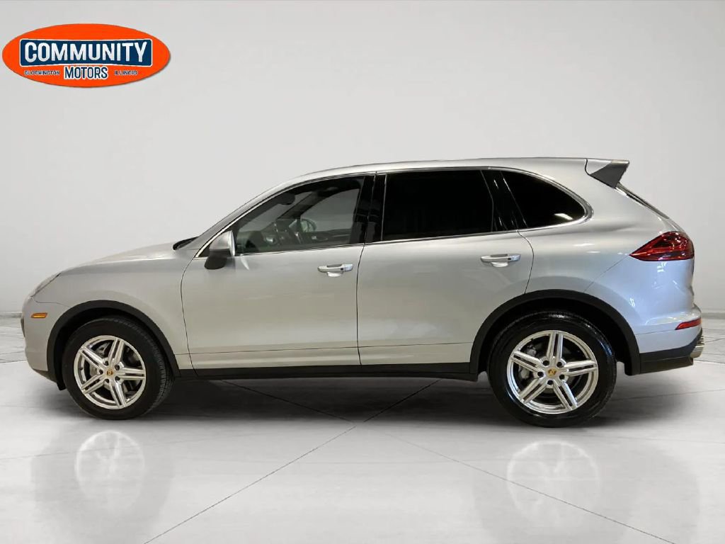Used 2017 Porsche Cayenne S AWD/4WD image 3