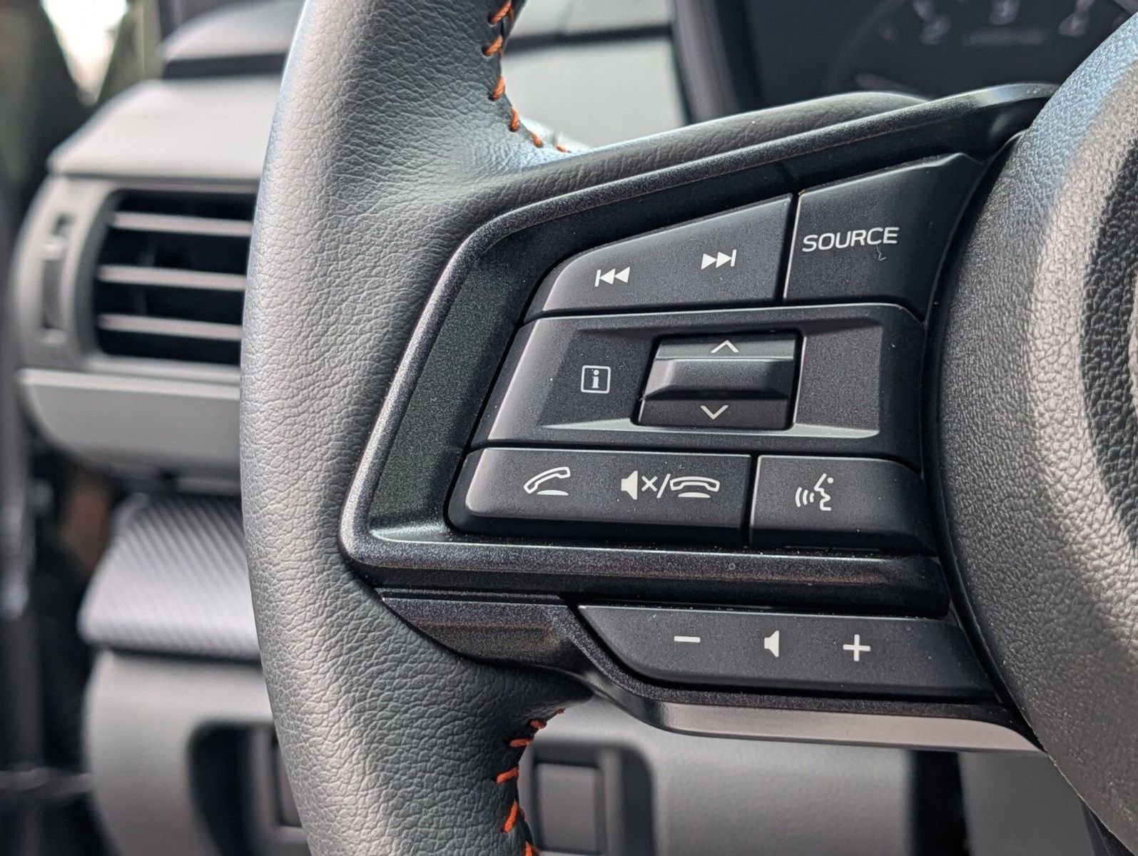 Used 2025 Subaru Crosstrek 2.5i Limited w/ Crosstrek Mirror Package image 27